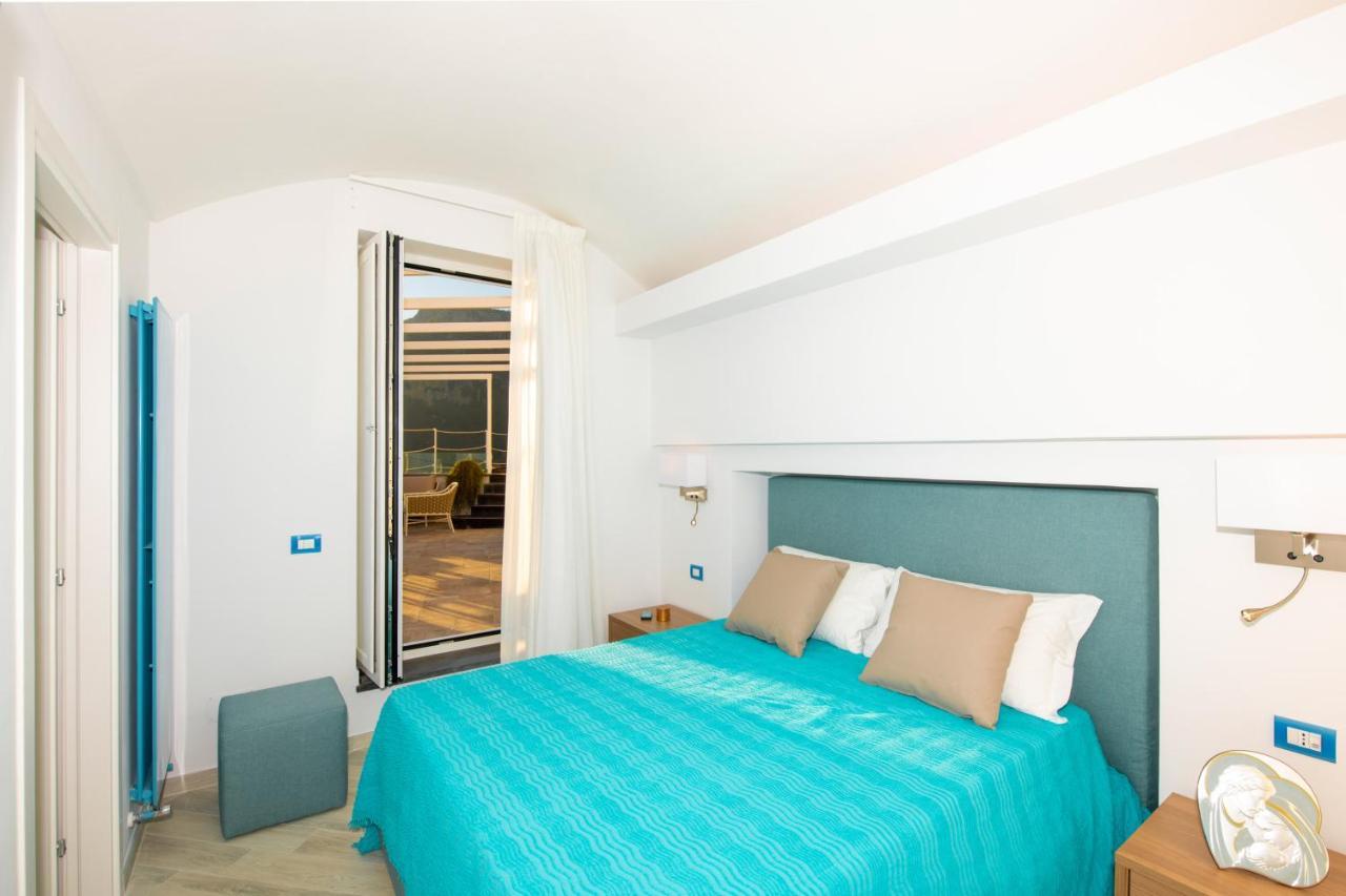 Villa La Tagliata Spectacular Jacuzzi Tub Amazing View And Private Parking Garage Positano Ngoại thất bức ảnh